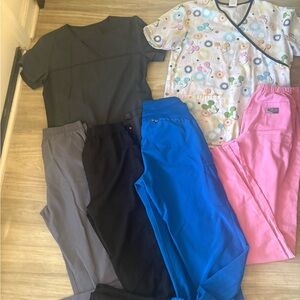 Bundle of 6 Colorful Scrub medical nurse Top and Pants small xs
